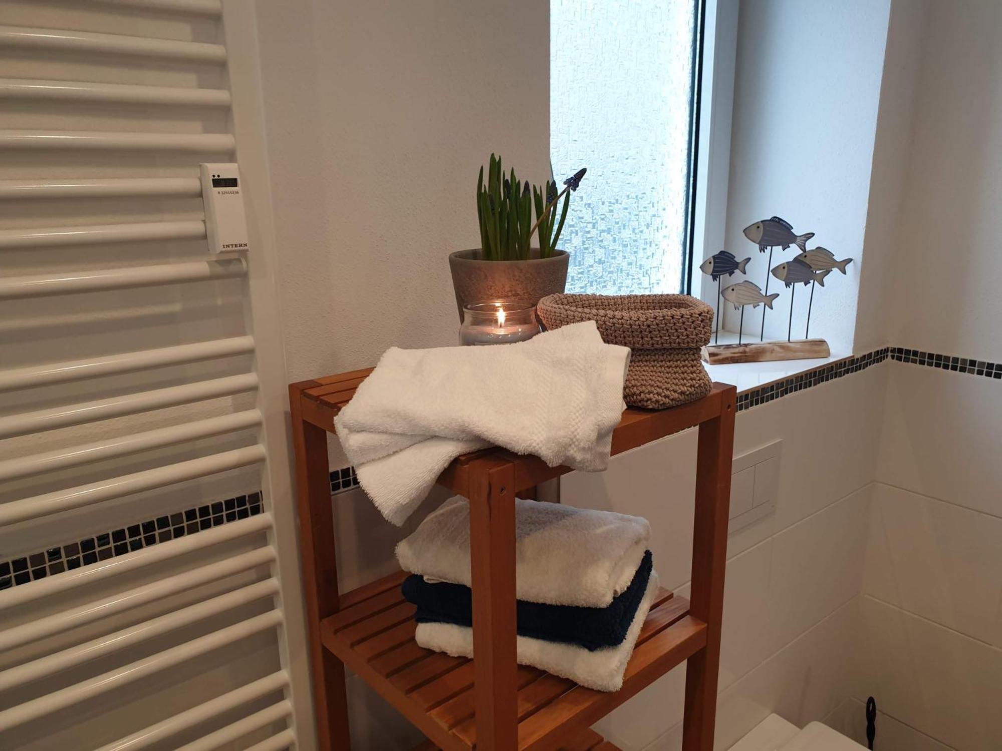 Fewo Winter In Der Villa Waldrand Mit Zwei Balkonen Bad Wunnenberg Luaran gambar